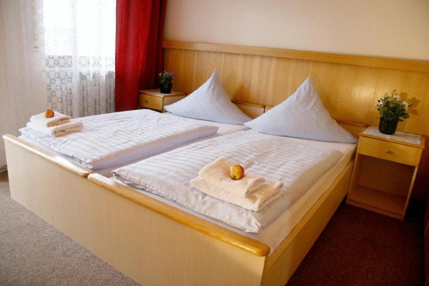 Pension-Metzgerei Hofer Inning am Holz Dış mekan fotoğraf